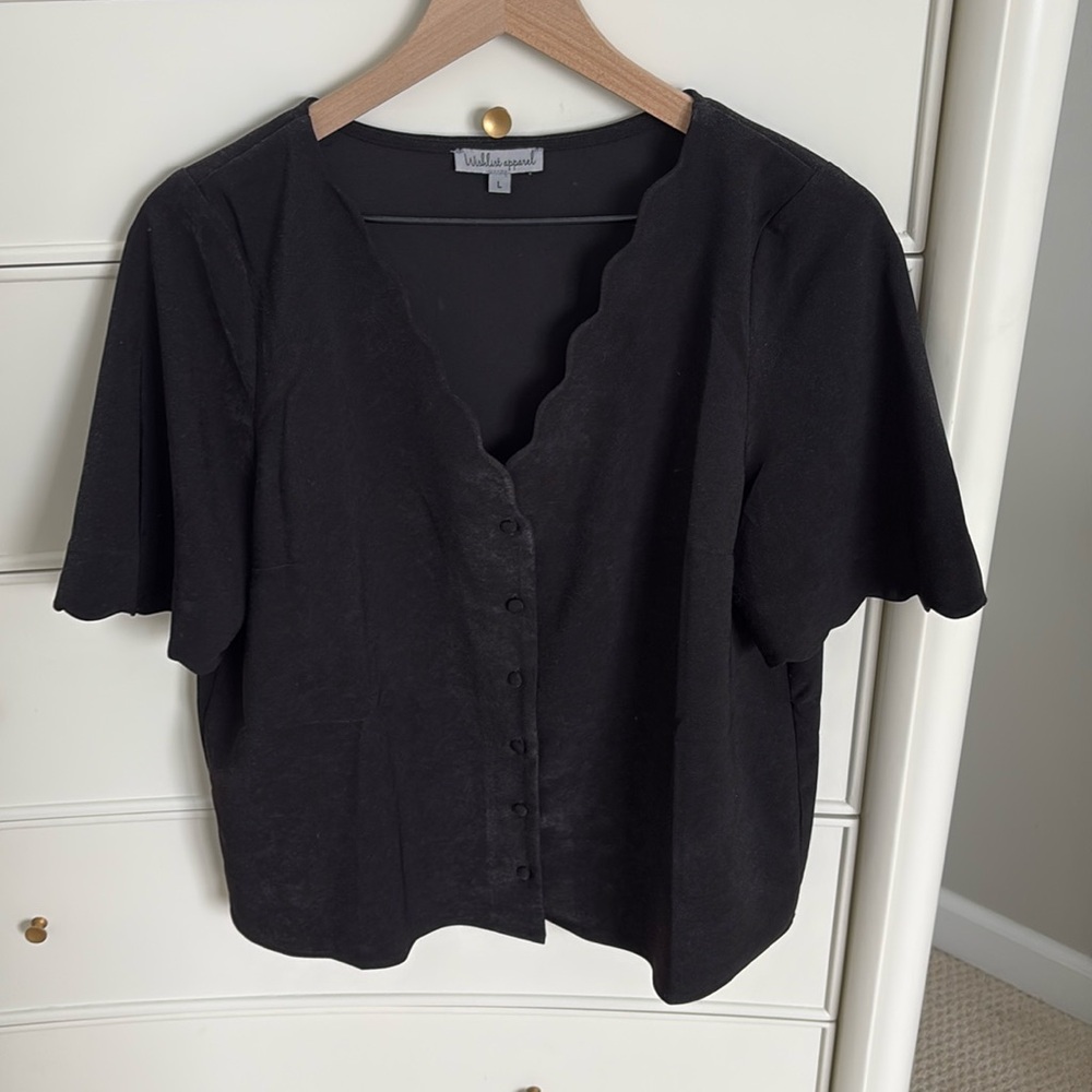Women’s black dress top size L